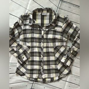 Woman Size Medium Columbia Fitted Sports Flannel Black/White\Yellow